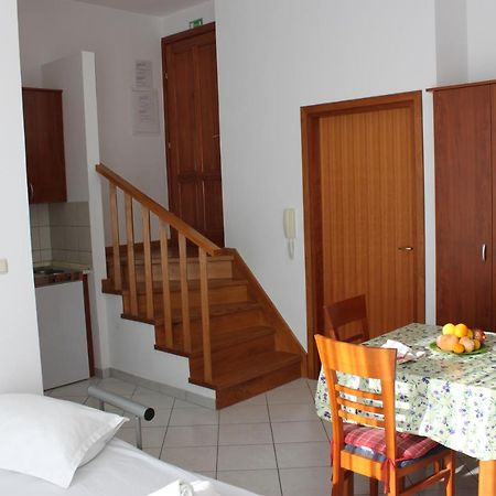 Pile Apartments 3 Omis Bagian luar foto