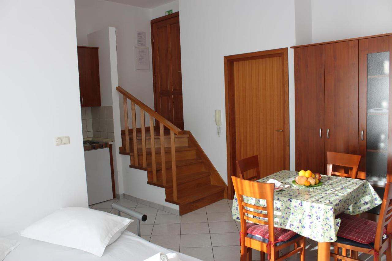 Pile Apartments 3 Omis Bagian luar foto